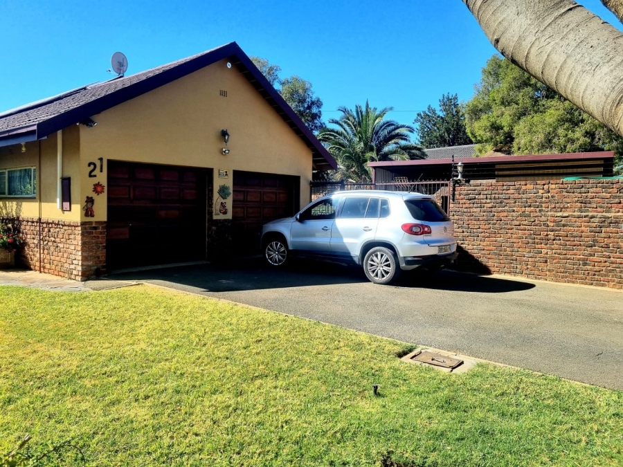 4 Bedroom Property for Sale in Lindene Northern Cape